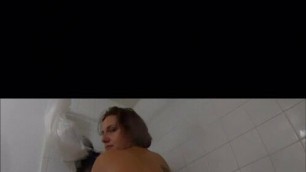 White mom’s jiggly ass in shower