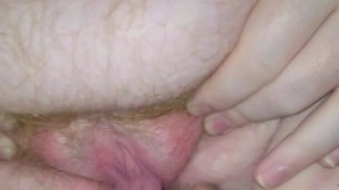 Wifey cums on hubby fingers.