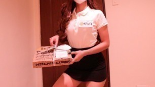 Pinay Pizza Delivery Girl Gets Fucked by Customer