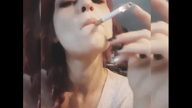 STUNNINGLY BEAUTIFUL BOSS MILF SMOKING NEWPORT 100`S..#TNT#BOSSMILFLIFE#....